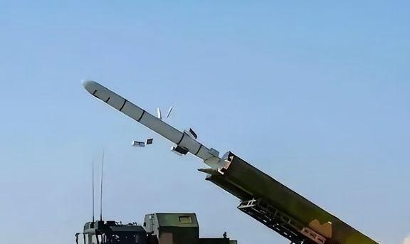 如果一枚东风41命中美军航母甲板，那航母会沉吗？说句实话吧，东风41还真没办法击