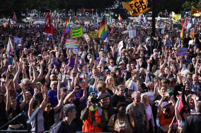 “立即取缔AfD”，15万德国人上街喊出的这句话，恰恰是AfD最想要的广告。19