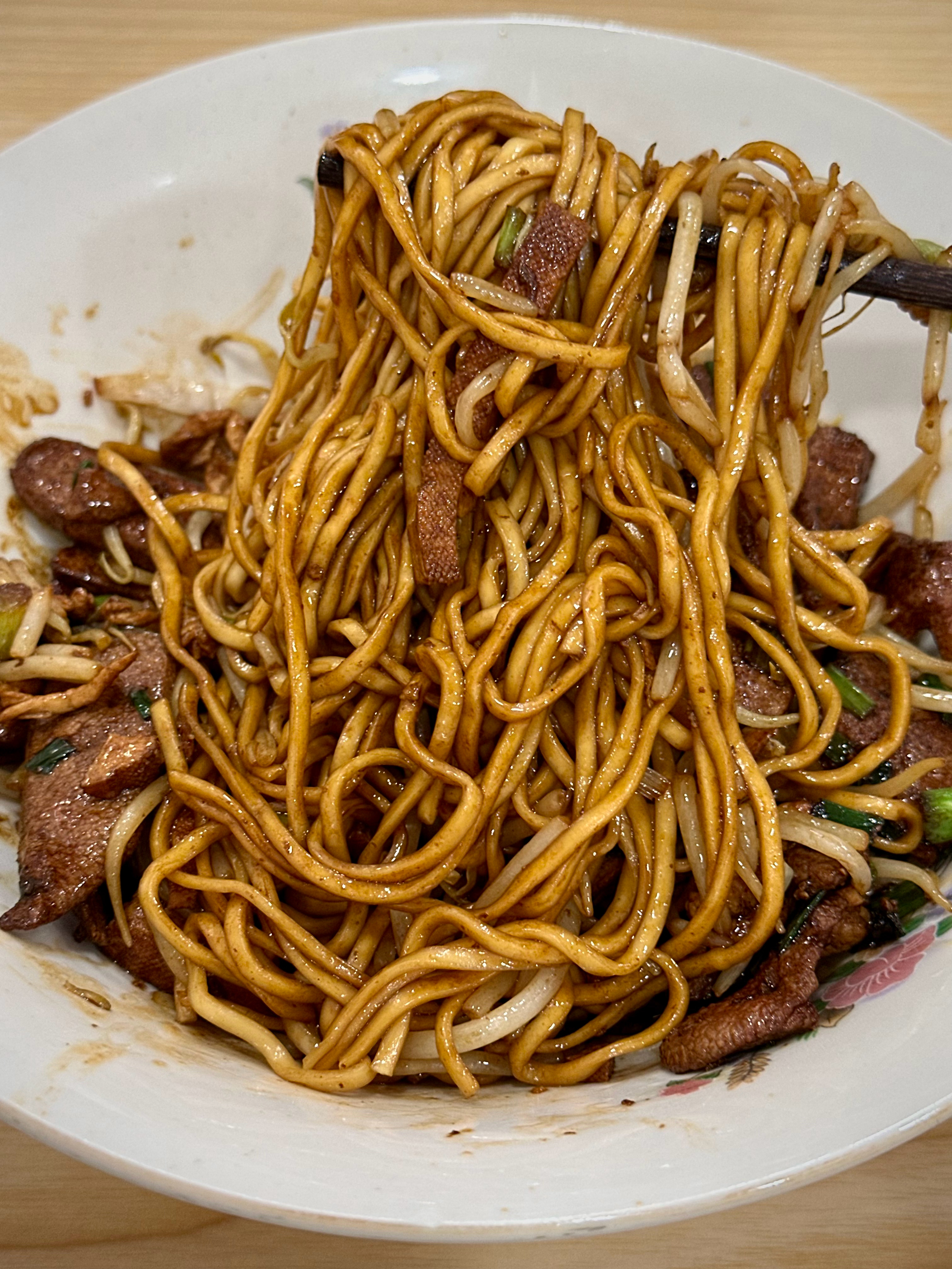 美食  上班了 又路过吃小狗面馆 杭州