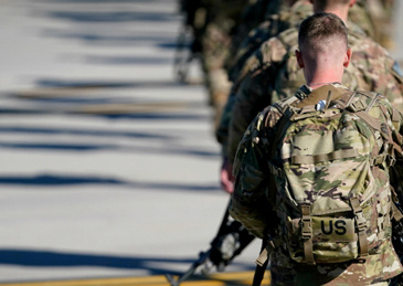 【#美军阵亡人数增至4人#】 美军中央司令部3月2日在社交平台X上发文通报，截至