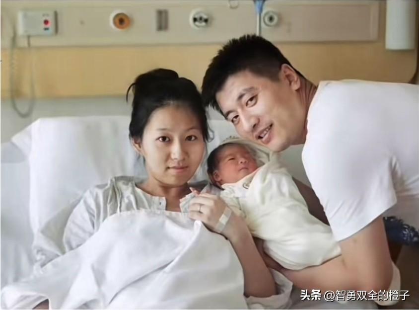 张雪峰去世的太突然了，建议他妻子李丽婧应该立即做3件事！

第1、立即联系公司核