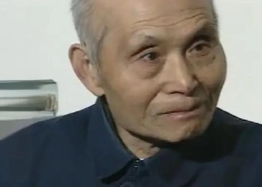 20世纪80年代，邱行湘到台湾探亲，几位老部下宴请他，开口就说："老长官，你是来