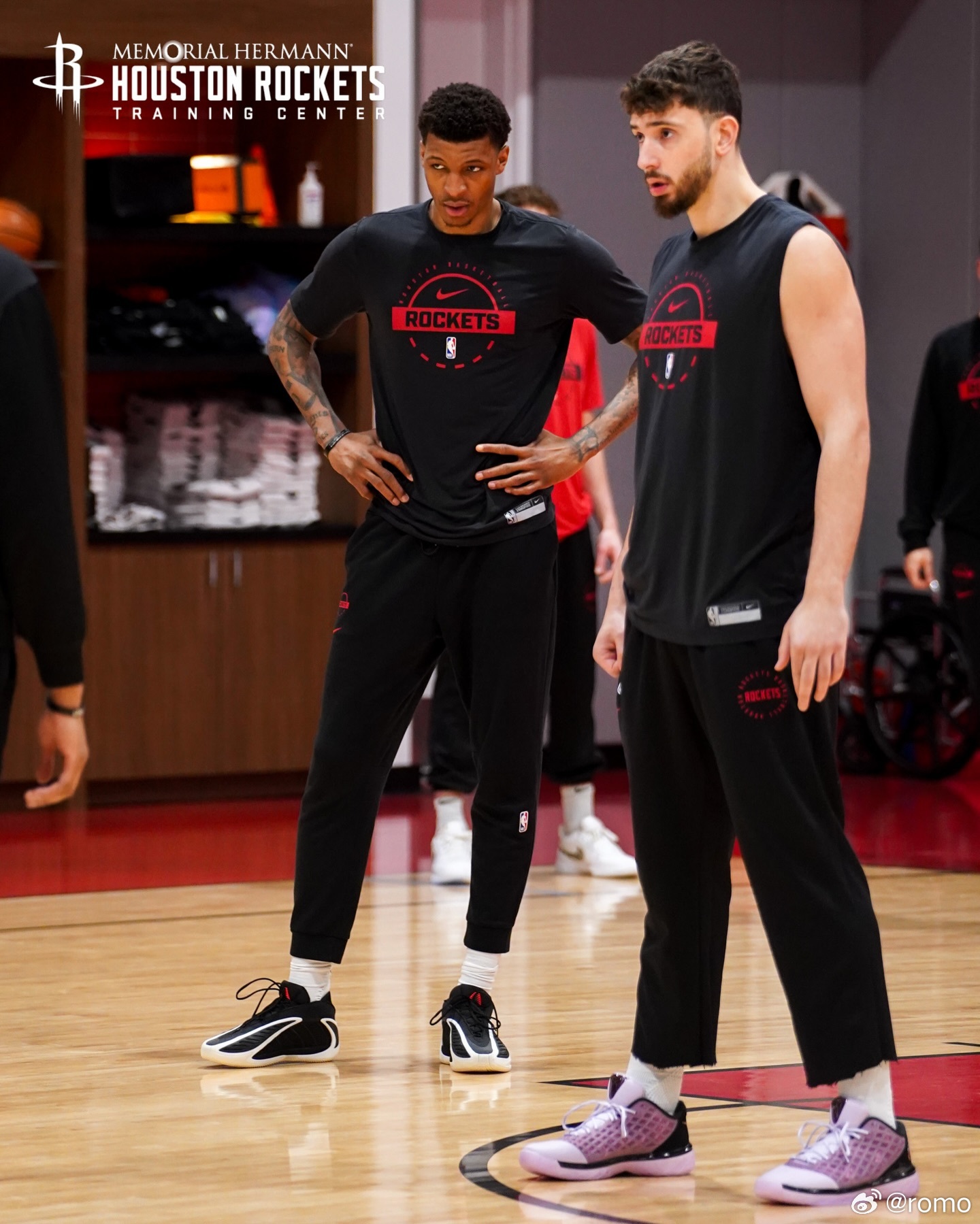 乌度卡：申京（背部）今天将缺阵。阿尔佩伦申京休斯顿火箭