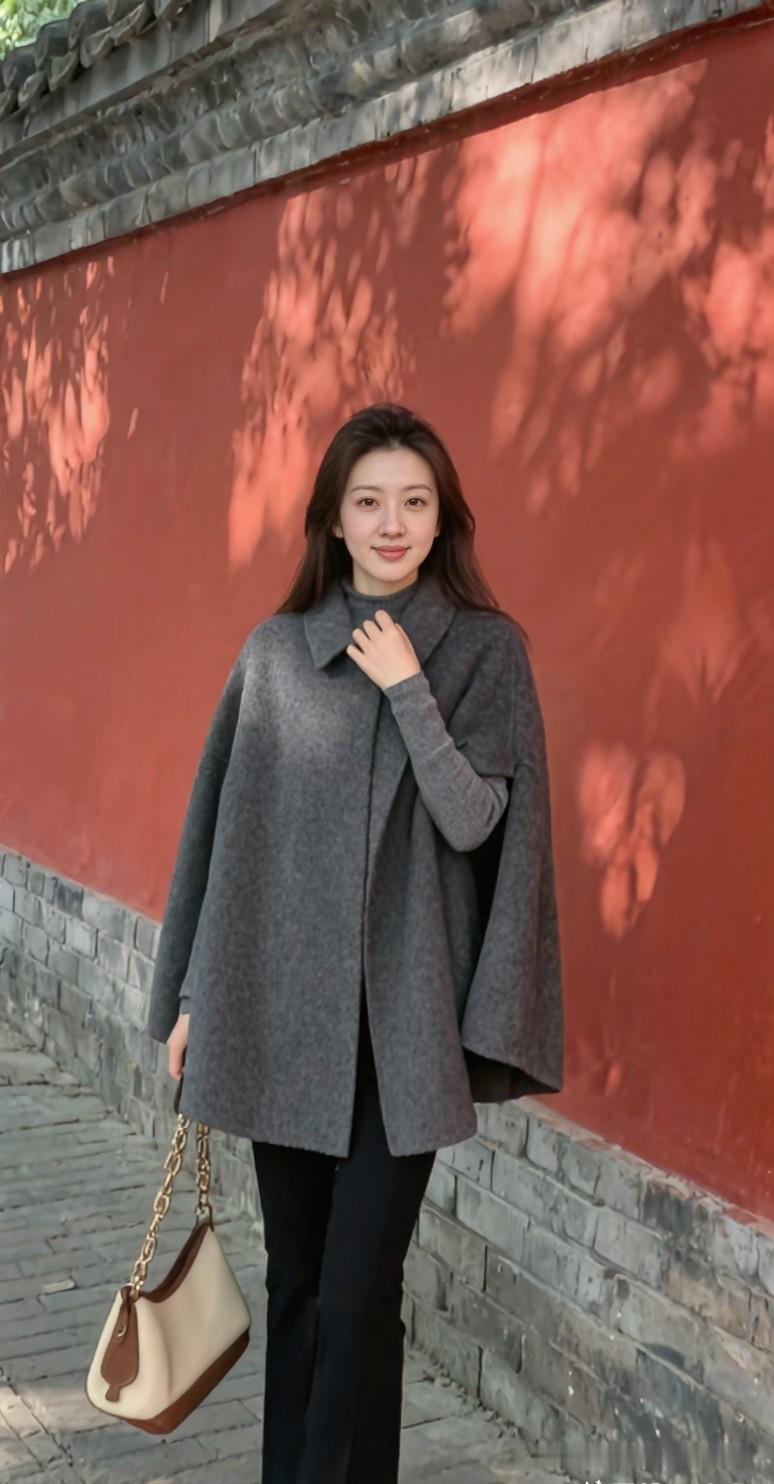 累了就分手，
太轻易了。
真正的爱，
恰恰是反着来的。
它不是在舒服顺遂时才拥抱