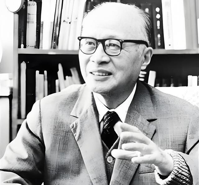 1960年7月，苏联撤走全部在华核专家。临行前，一位对中国怀有善意的苏联专家，悄