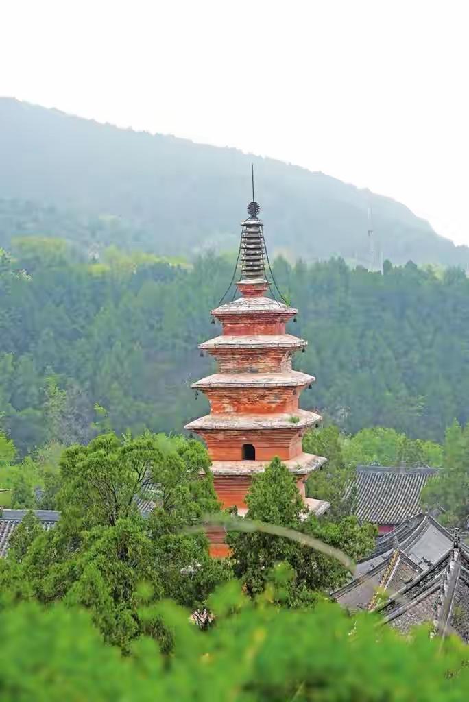 河南汝州风穴寺彰显建筑魅力 河南汝州风穴寺，那建筑魅力简直绝了！它始建于东汉初平