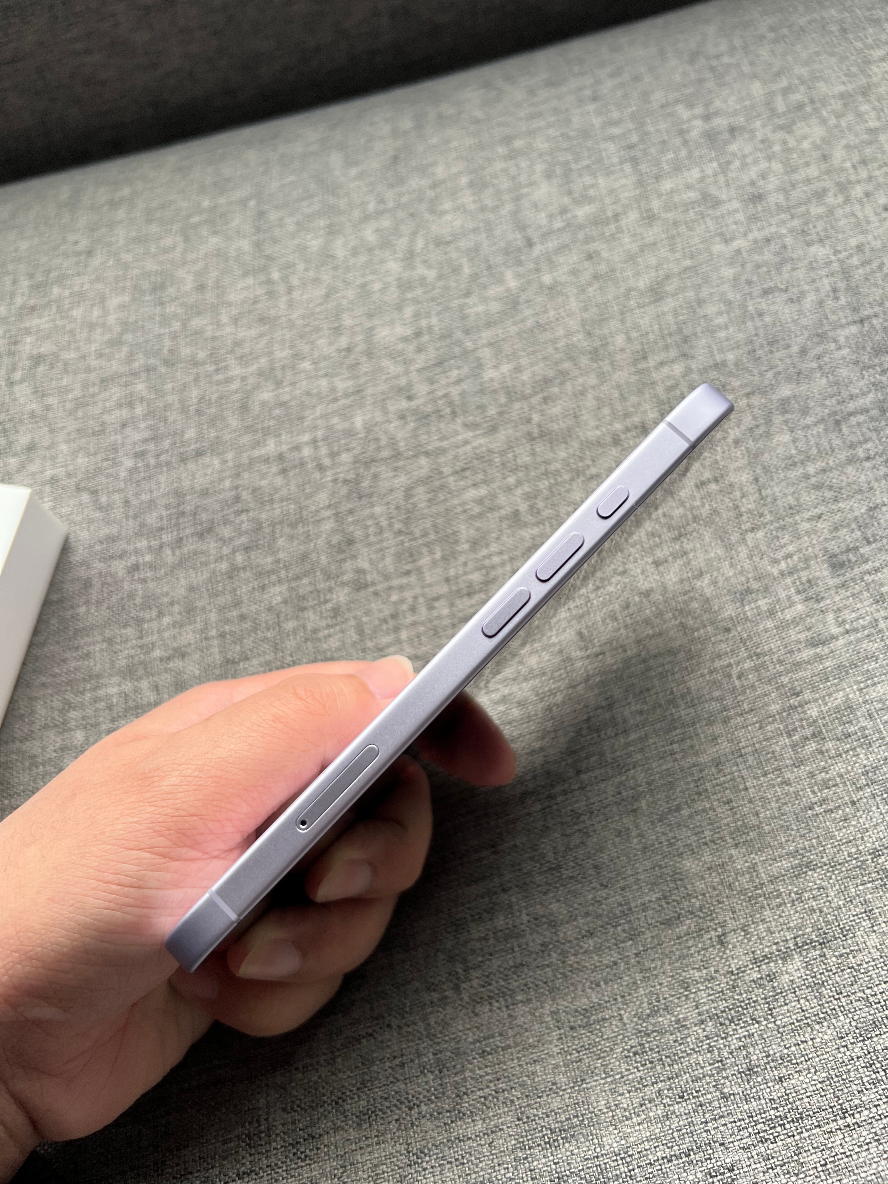 iPhone17 256G 紫色，成色完美，🔋循环38次，效率100，附送价值