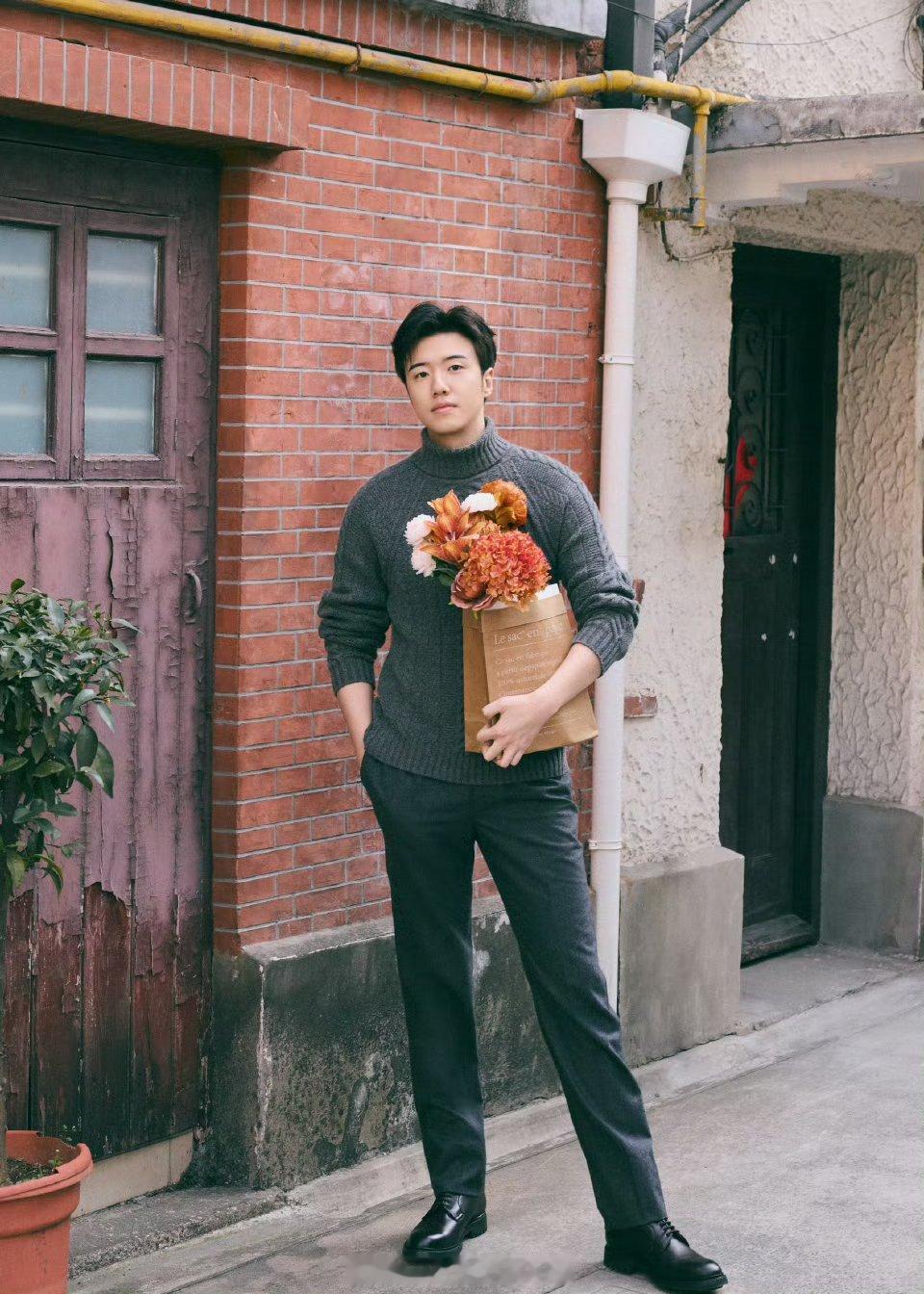 杨紫张哲华新剧演恋人不认识张哲华没关系现在认识一下吧毕竟在下是真的有184的龙傲