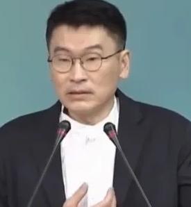 昨天，台独民进党陆委会副主委梁文杰，诬陷指责大陆“十项惠台措施”。许多大陆网民纷