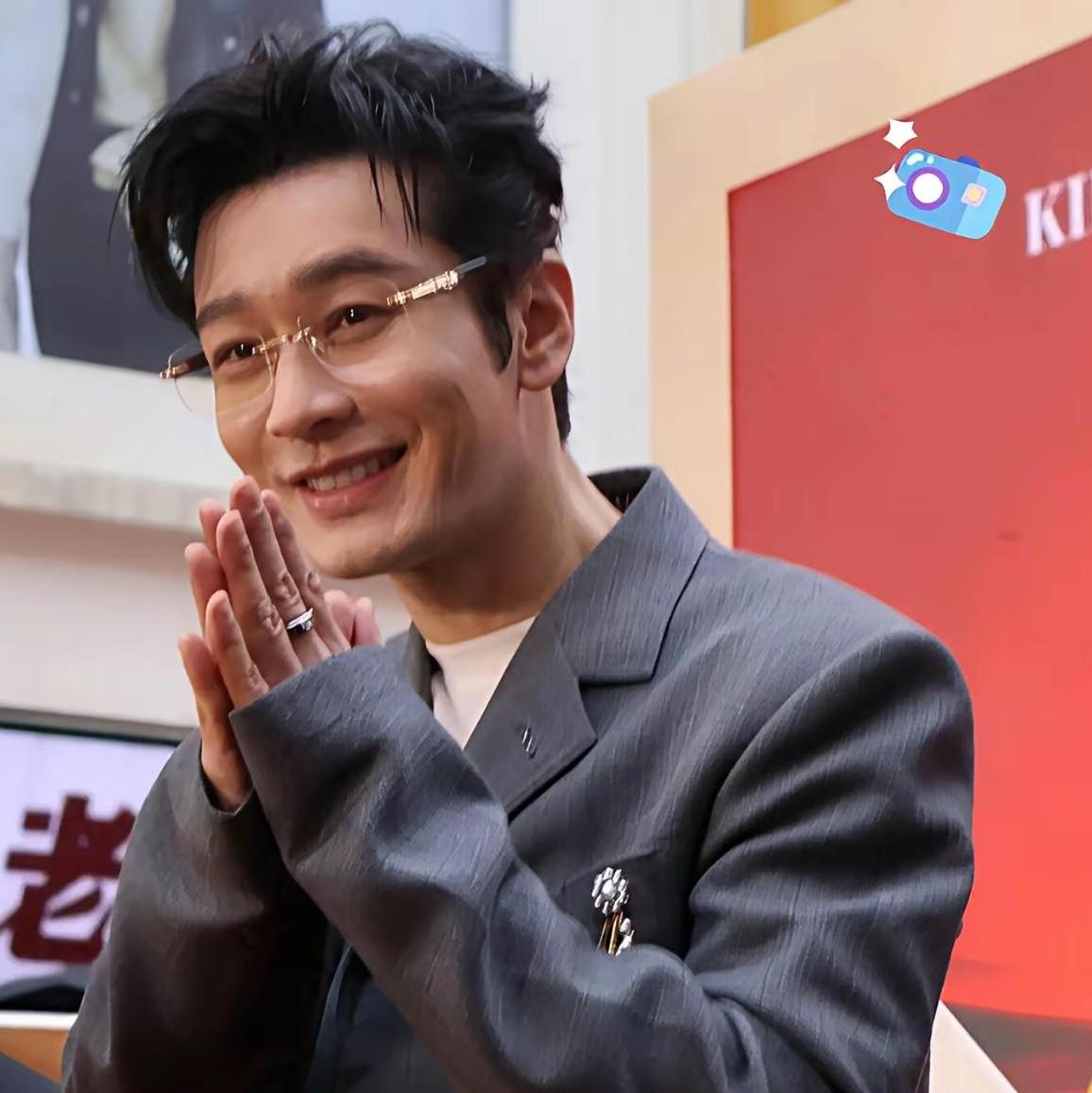 48岁再出发！黄晓明凭努力圆梦上戏博士
 
黄晓明再度引发热议，并非网传复合传闻