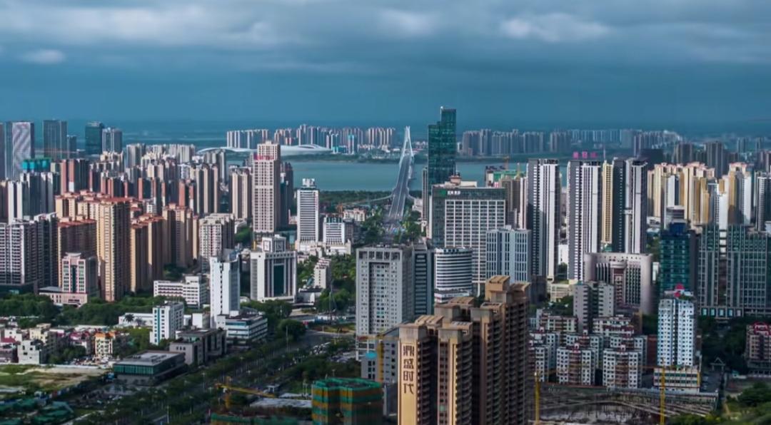  读懂湛江：六个维度，看懂这座中国大陆南端的滨海新城


提起广东，多数人想到的