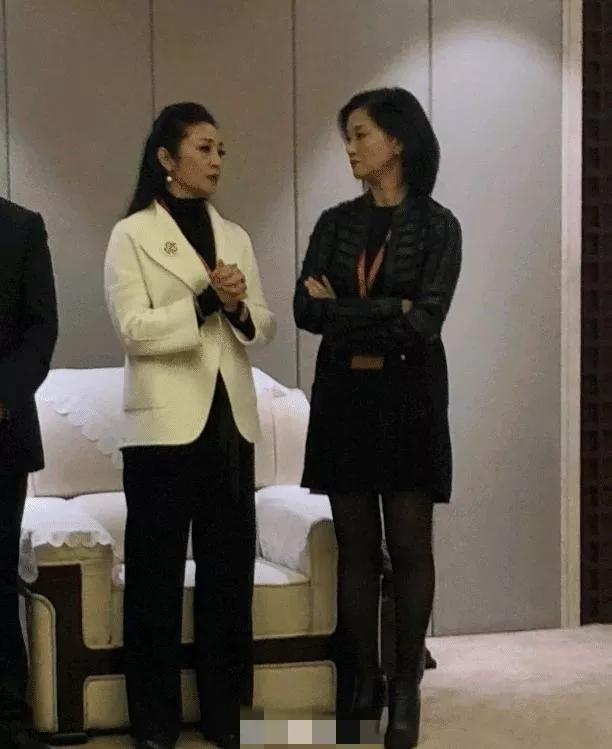 想当年红极一时，从侧面还能看出来吗？
连续10多年都是春晚的主角
多重身份，集百