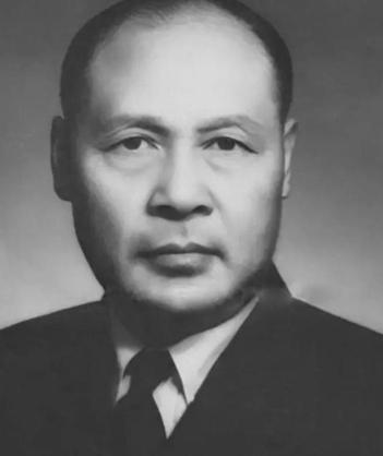 1949年10月1日，杀害我党300多条人命的杨虎，登上了天安门，参加开国大礼，