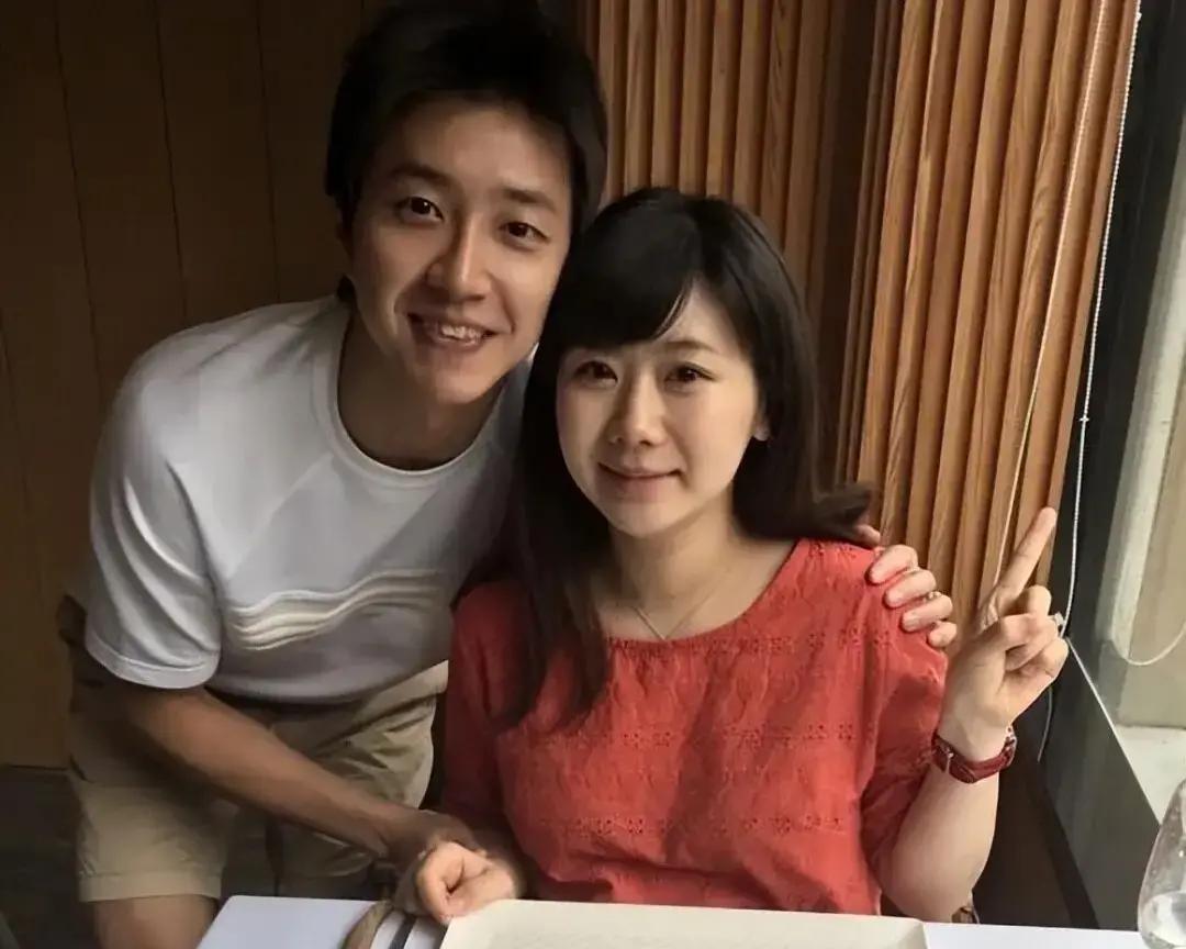 她离婚3年才敢说：笔记本都买不起
 
福原爱在日本节目里承认，上一段婚姻崩掉，是