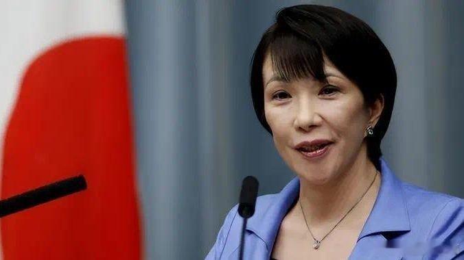 凤凰新闻【谈不拢就打！中国正式下达第77号令，对日涨价开始，高市故作镇定】202