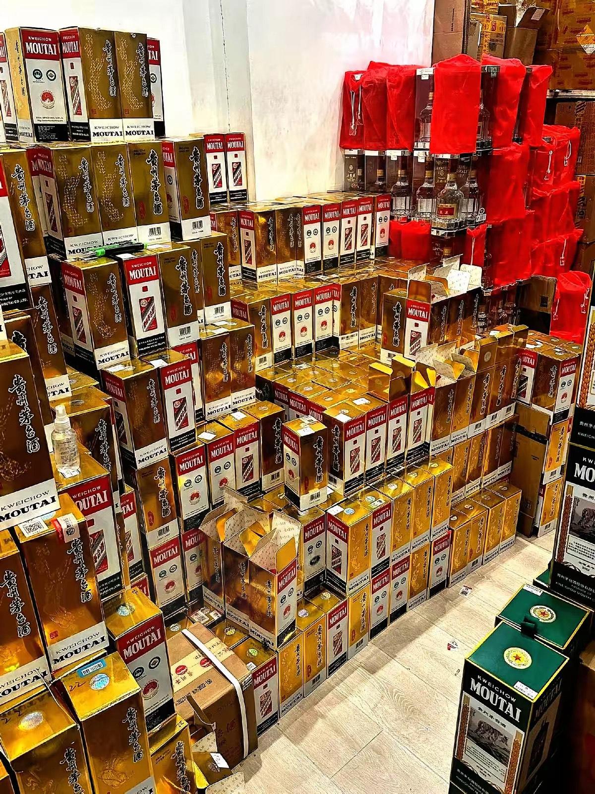 中国白酒严重过剩，全新的时代已经来了，50后不喝了，60后喝不动了，70后不敢喝