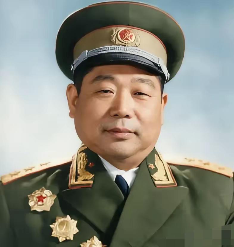 中国共产党的优秀党员，忠诚的共产主义战士，久经考验的无产阶级革命家、军事家陈锡联
