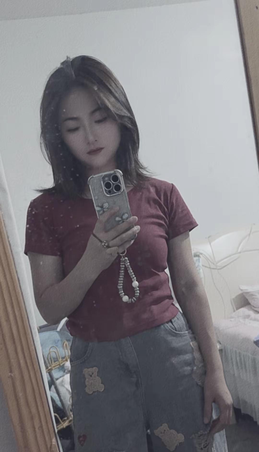 以前凡事都想要个答案，现在才逐渐明白很多东西都是悄悄结束的，哪有什么答案？沉默和