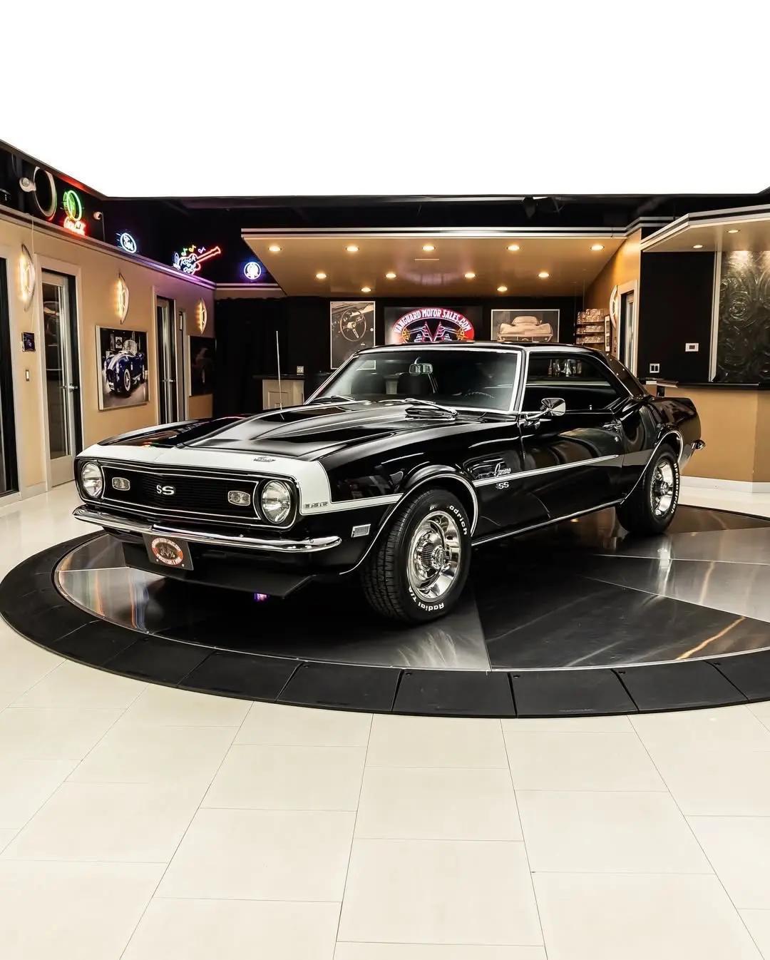 1968年Chevrolet Camaro是第一代Camaro的第二年款，在19