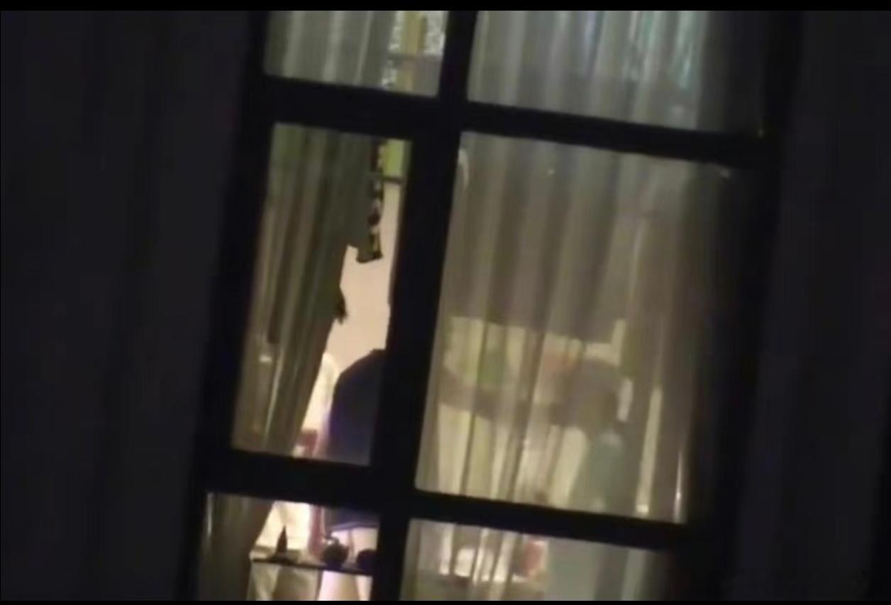 狗仔回应杨紫和秦俊杰分手后谈过吗反正谈不谈的都不耽误吃口水蛋糕 