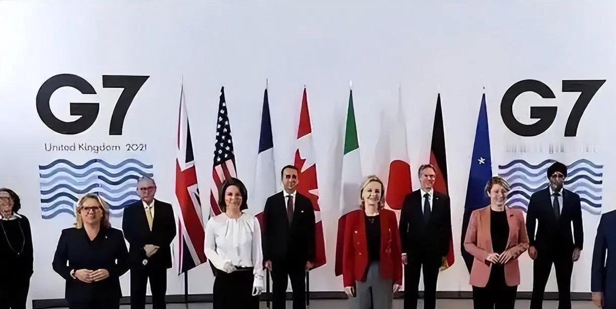 G7，没有特朗普就开不成，马克龙为了讨好特朗普，不耽误其过80岁生日，把G7特意