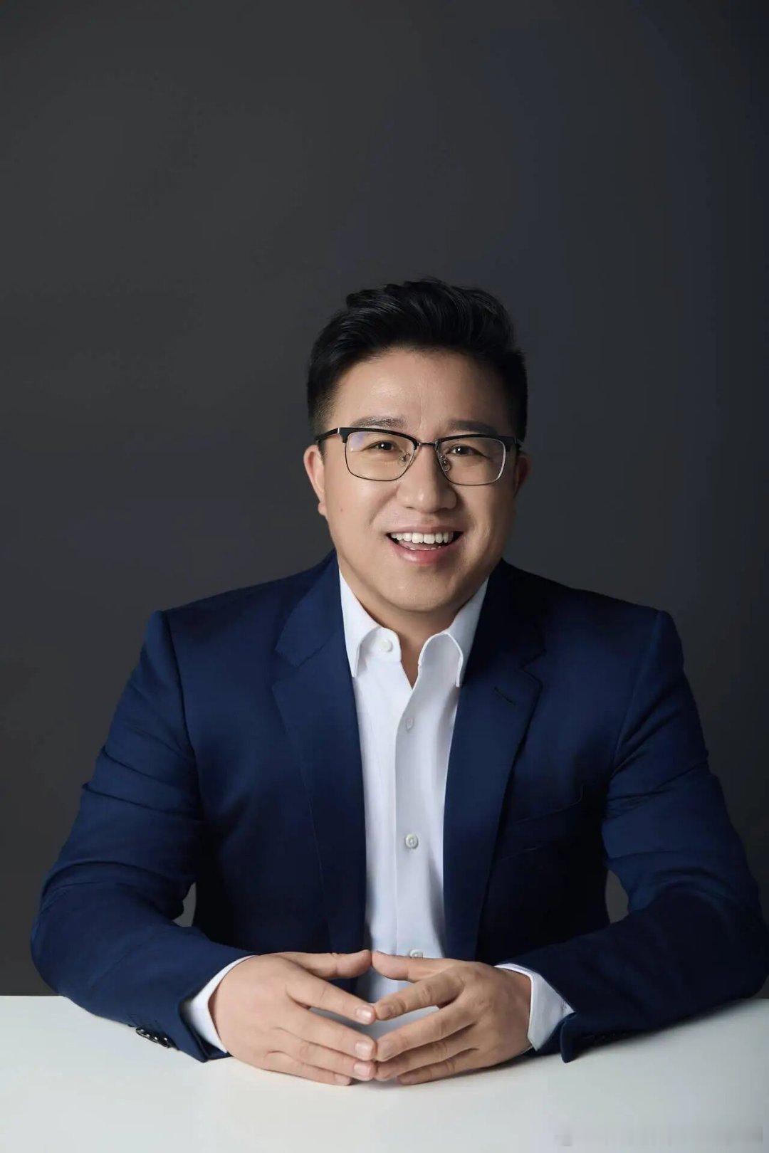 关海涛重回荣耀任职 关海涛从极氪回归荣耀市场营销部，这波“回流”挺有意思的——带