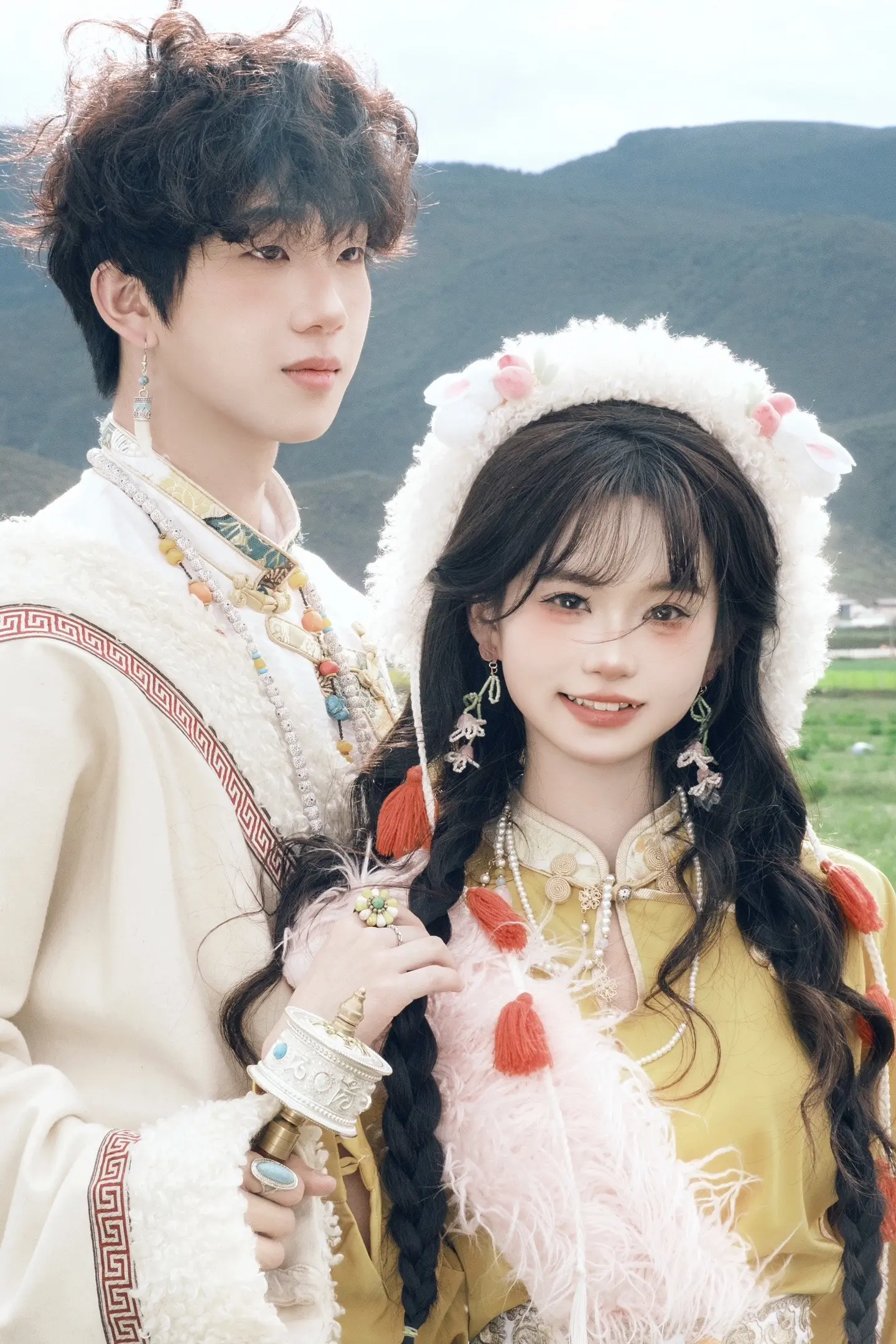 美哭了！总要和男朋友一起去一次香格里拉吧。拍一组超美的藏服情侣写真！