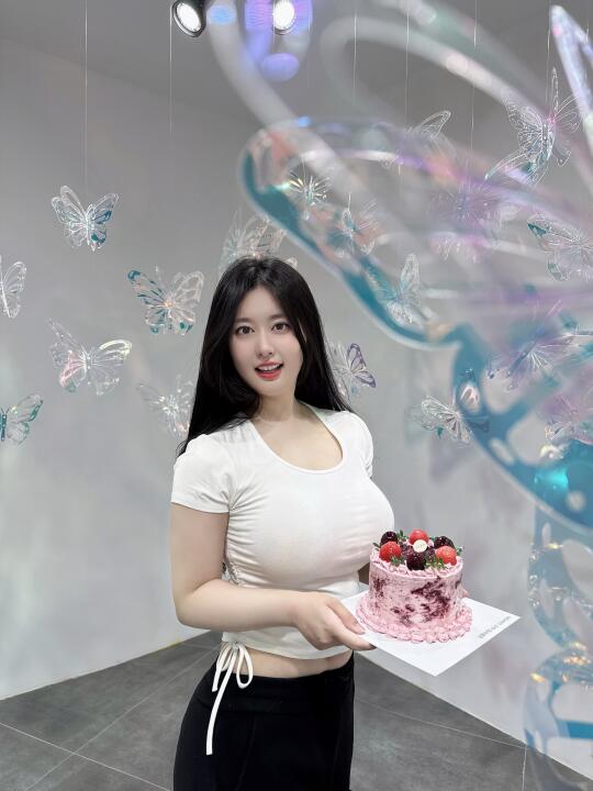 好漂亮的四寸小蛋糕🧁