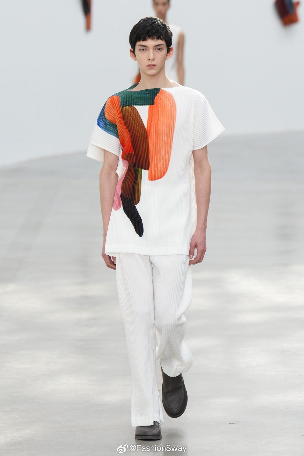 • Homme Plisse Issey Miyake 2024秋冬系列每次都会