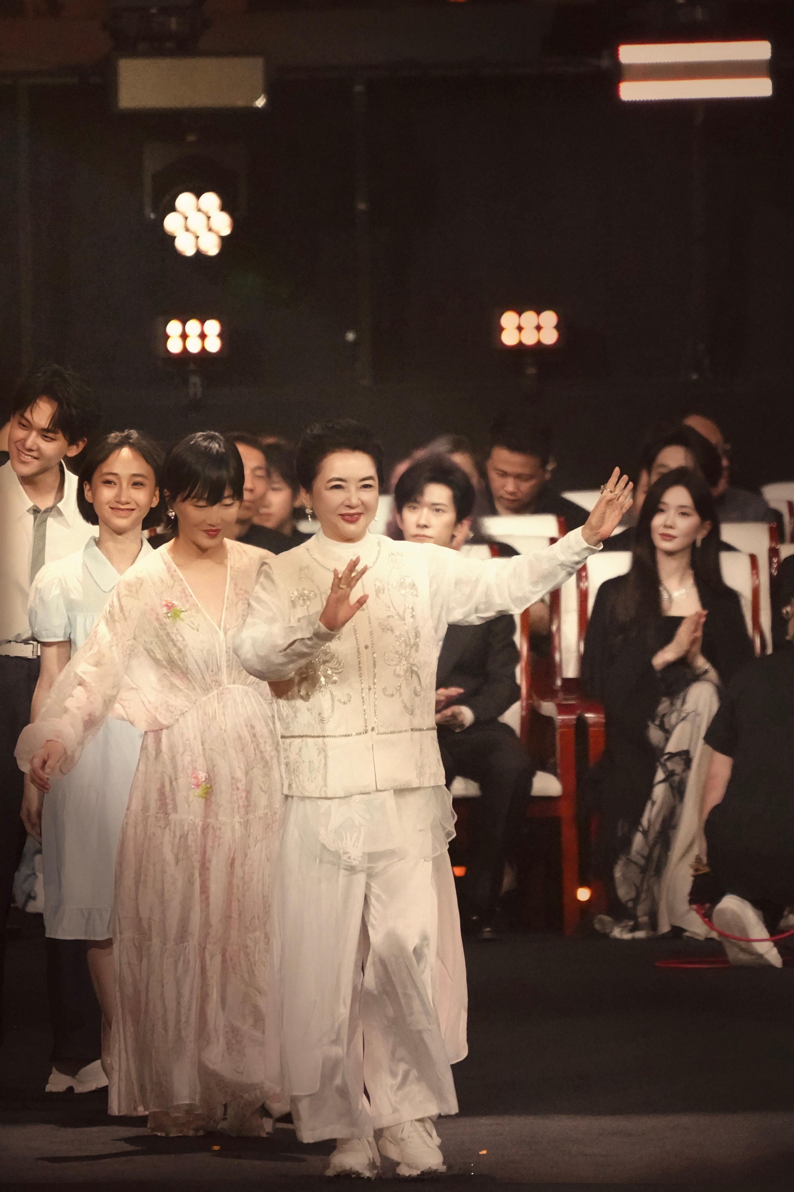 北京国际电影节  有幸拍到多位百花女神——刘晓庆、萨日娜、祝希娟、沈丹萍、杨幂、