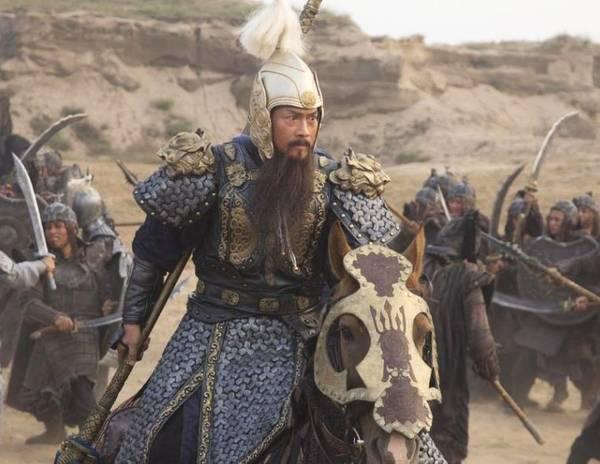 《杨业在陈家谷口勒马回望时，手里攥着三份未发出的军情急报——第一份写辽军已断粮道