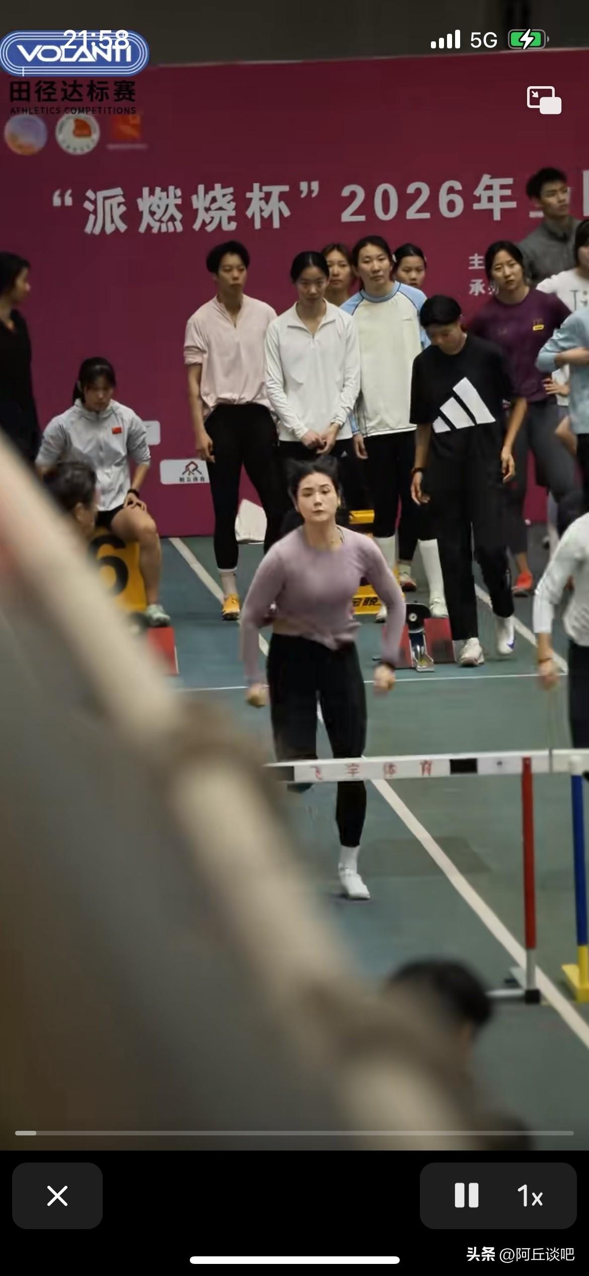 终于找到夏思凝老师为什么比不过吴艳妮老师，看看夏老师这个身材，可能就是有点超标的