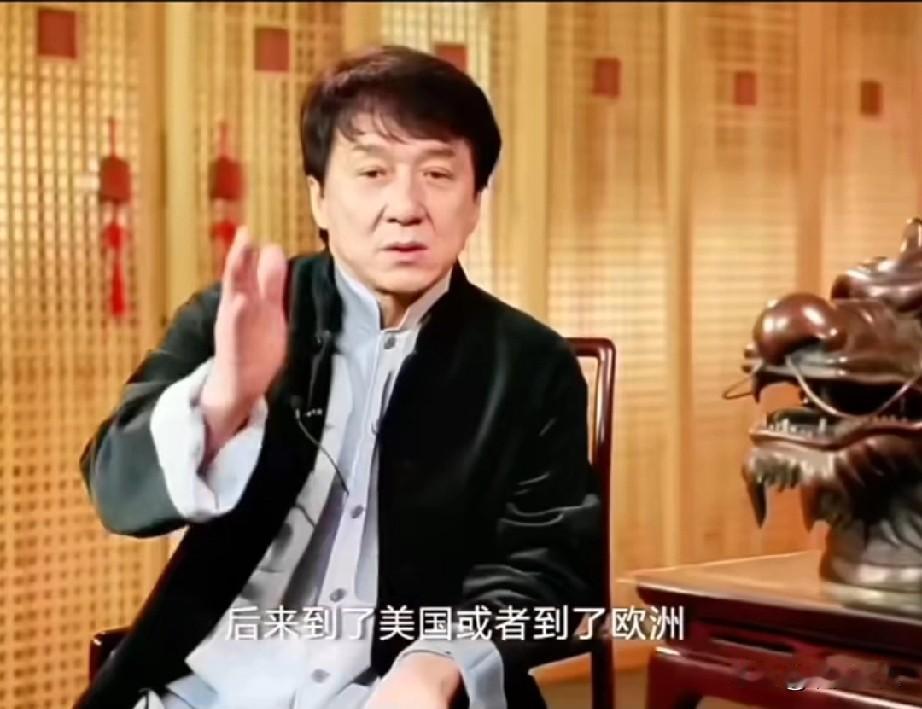 记者问成龙：你更喜欢在国外生活还是国内？成龙直言：国外根本没大家想的那么好！
 