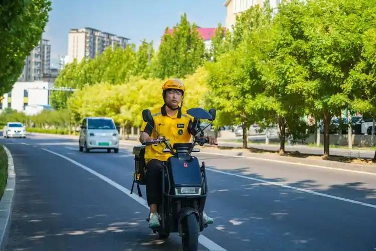 2026年的夏天快结束了，真正被晒醒的，可能不只是我们。2026年的夏天，马上就
