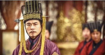 公元705年，清早武则天还在床上翻来覆去，懒洋洋地不想起床。突然，一个身影闯入了