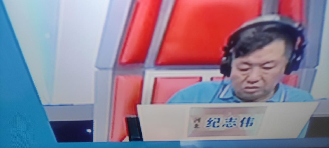 今天的《旗开得胜》斗地主节目，擂主老张力争守擂连胜、参赛的二位滨海新区老李与河北