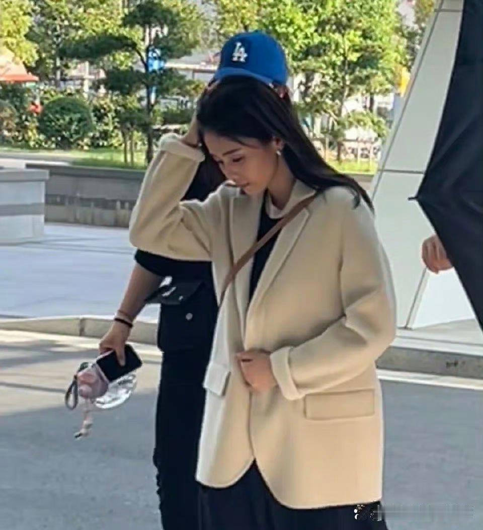 白鹿素颜确实没认出来了啊 ​​​