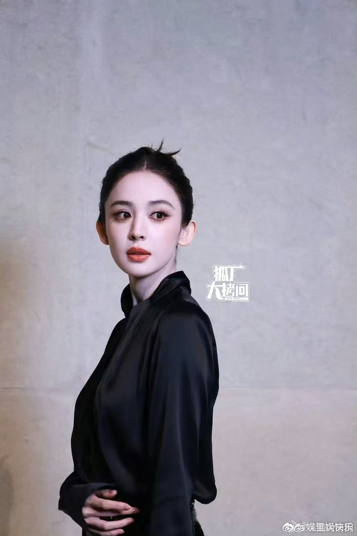 娜扎高清镜头下的神颜娜扎的脸是神迹 谁懂啊！高清镜头怼脸拍，连毛孔都快看不见，娜