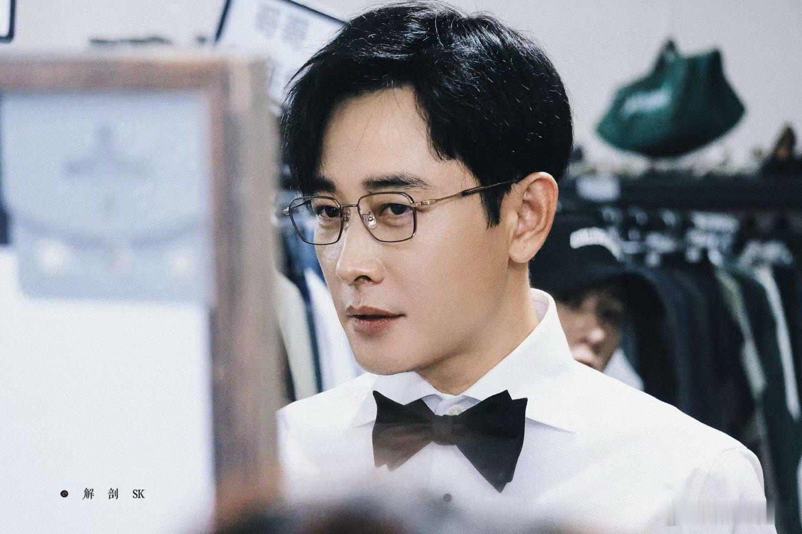 罗晋私下基础戏里就不基础罗晋私下像普通路人，被偶遇遭吐槽朴素，回团看演出也没刻意