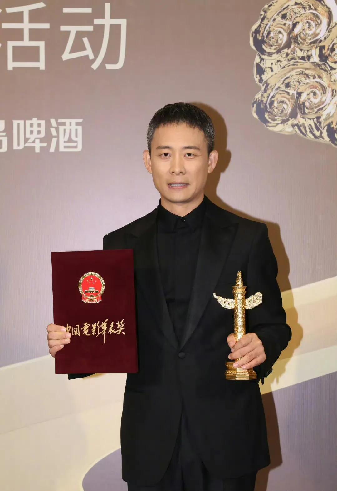 张译成“国一”演员了？可他还想“躲”起来
谁能想到，刚拿下“国家一级演员”职称的