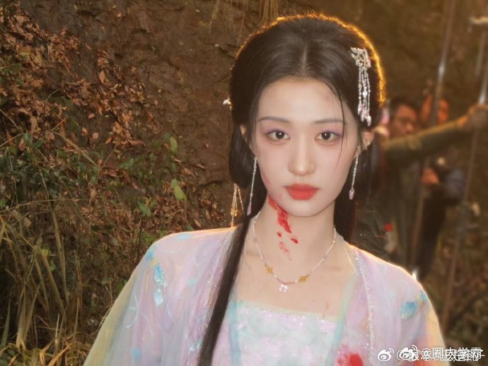 王楚然仿妆还以为本尊来了 真的被美到失语！这个仿妆不仅形似更是神似，王楚然那种独