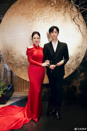 董璇张维伊婚后一年都在谈恋爱婚后日常吃喝玩乐相伴，一年热恋不褪色，舒服的感情模样