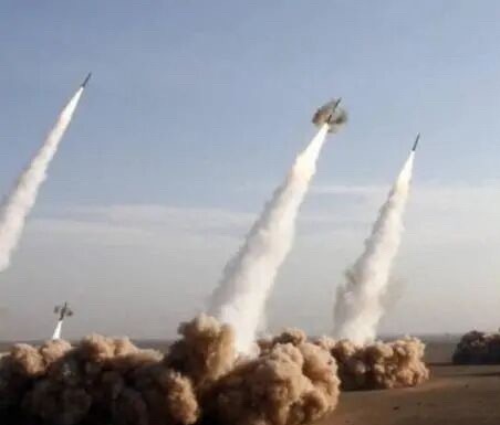 10分钟10枚弹道导弹砸向以色列太难了，要途径几个国家，要突破好几重防空系统才能