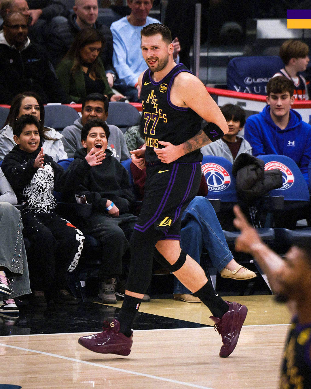 湖人半场77-48大比分领先奇才。东契奇出场18分32秒，14中9，三分8中5，