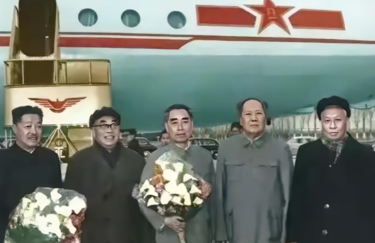 这张照片是五十年代的，谁还记得吗？