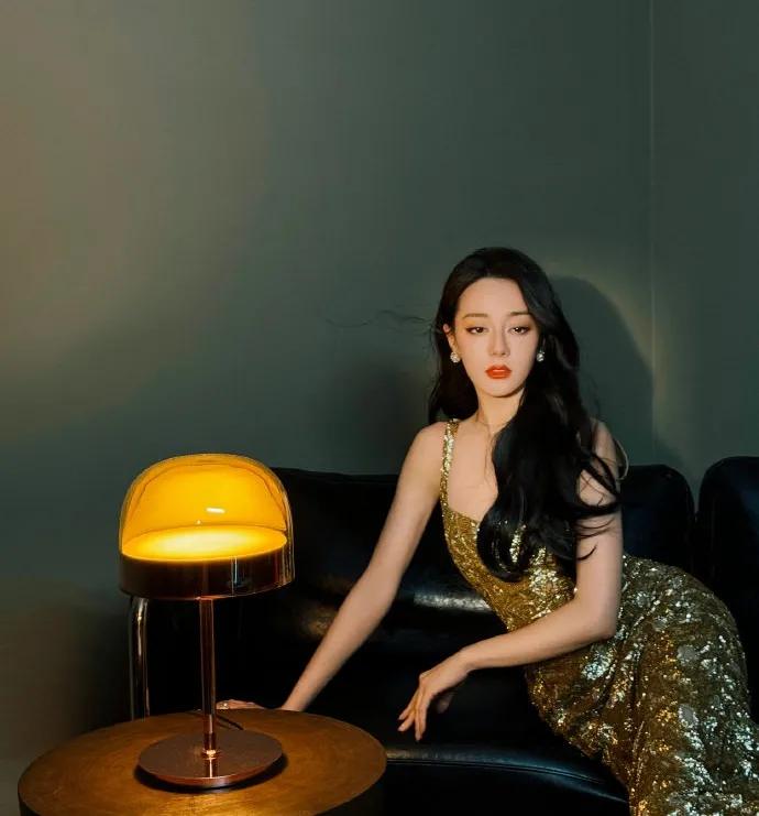 这样的新型婚姻模式你可以接受吗？
①男方不出彩礼，女方不出嫁妆；
②只领证不举行