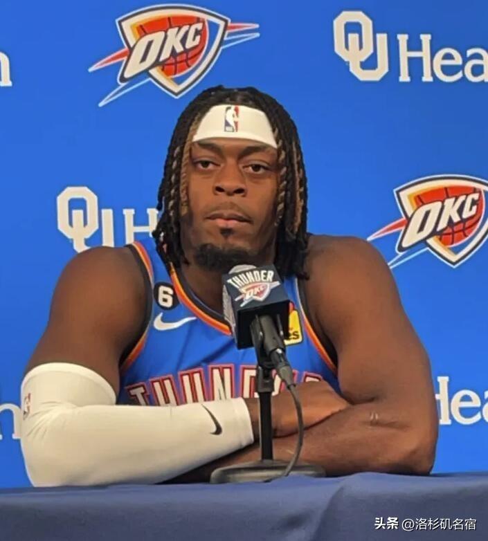 雷霆球员多尔特在对阵掘金时因侵犯约基奇被吹恶意犯规，被直接驱逐出场。赛后多尔特接