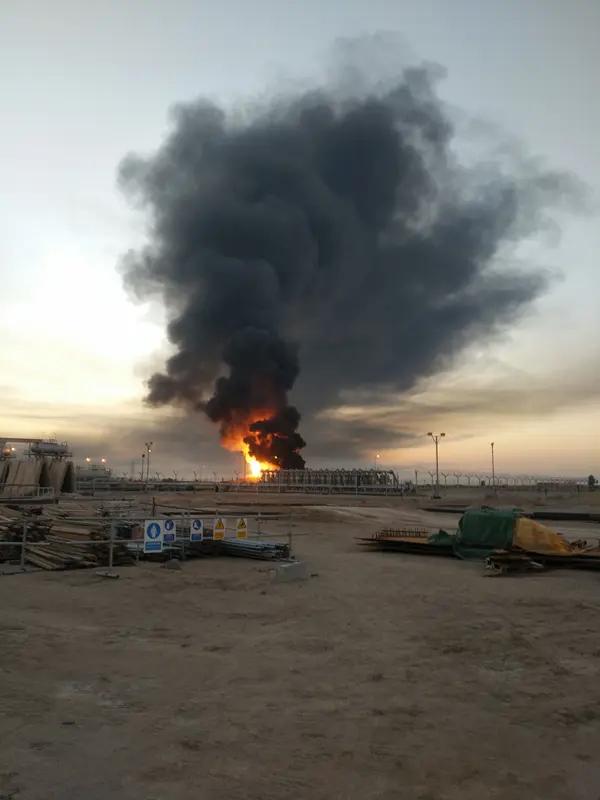 德黑兰下起“黑雨”：战争逻辑正在突破最后的底线

美以对伊朗的一场空袭，让德黑兰