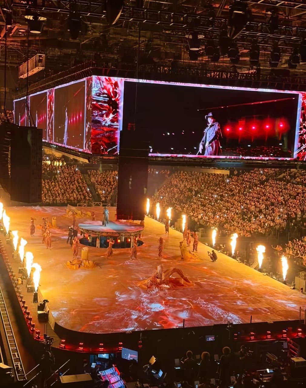 抽4个人去看演唱会！酒店+机票+演唱会门票全包！不要的可折现5000元！想干嘛干