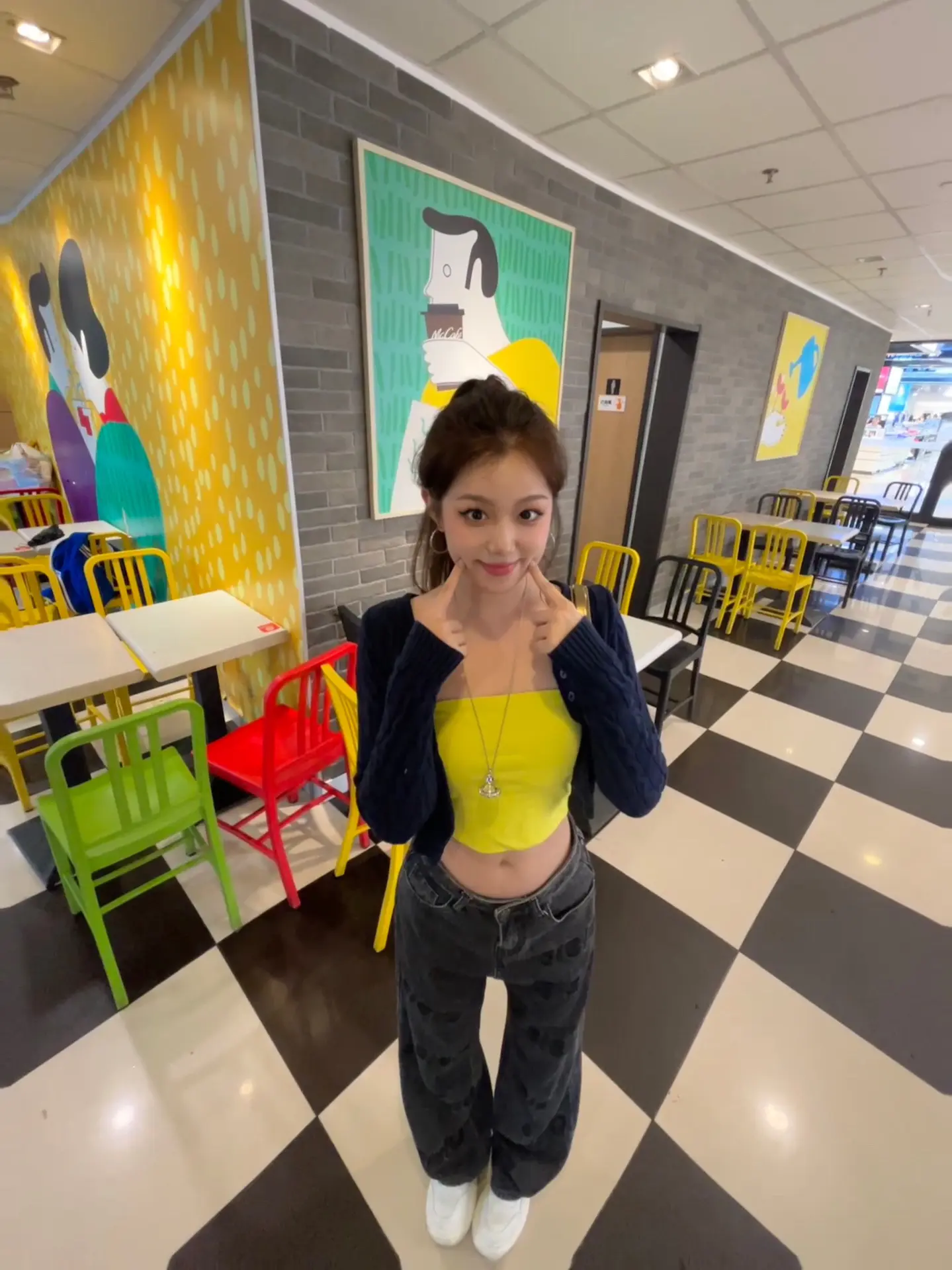 🍩📖🤳🏻🎒